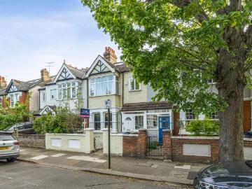 4 bedroom terraced house for sale
