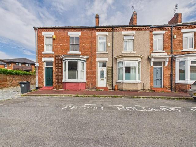 4 bedroom terraced house for sale