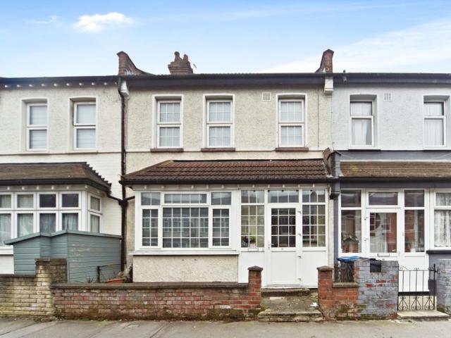 4 bedroom terraced house for sale
