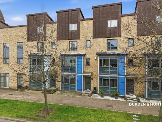 4 bedroom terraced house for sale