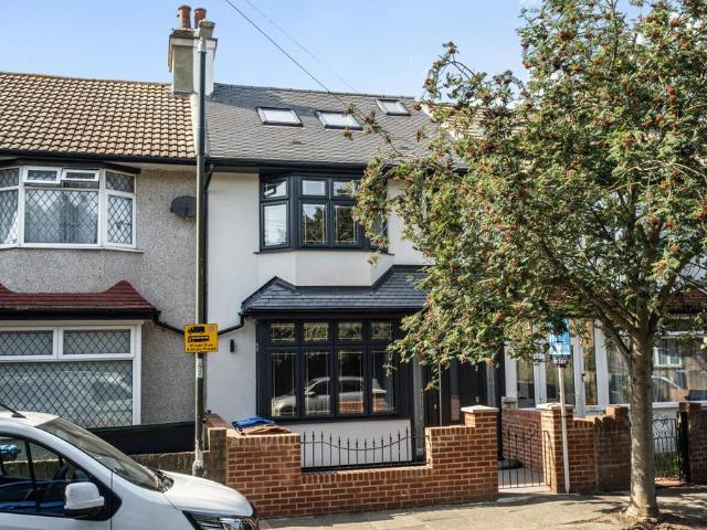 4 bedroom terraced house for sale