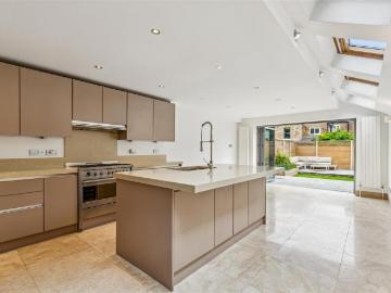 Hounslow, Greater London - Garden, Equipped kitchen