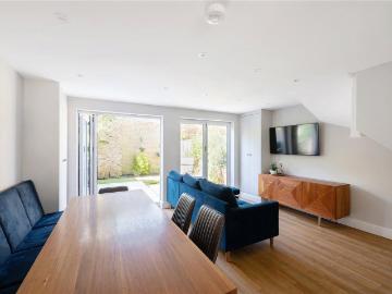 Abbeville Village, London, Greater London