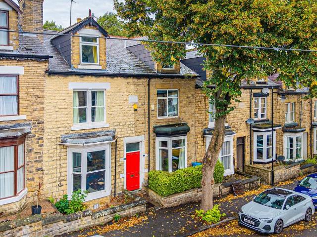 4 bedroom terraced house for sale