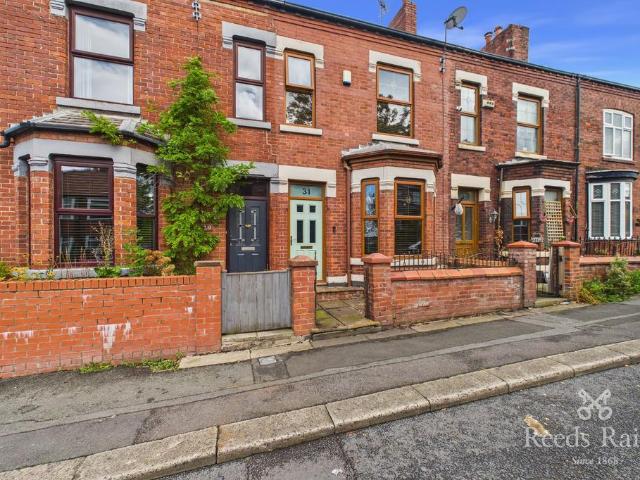 4 bedroom terraced house for sale