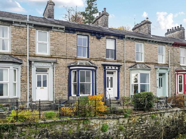 4 bedroom terraced house for sale