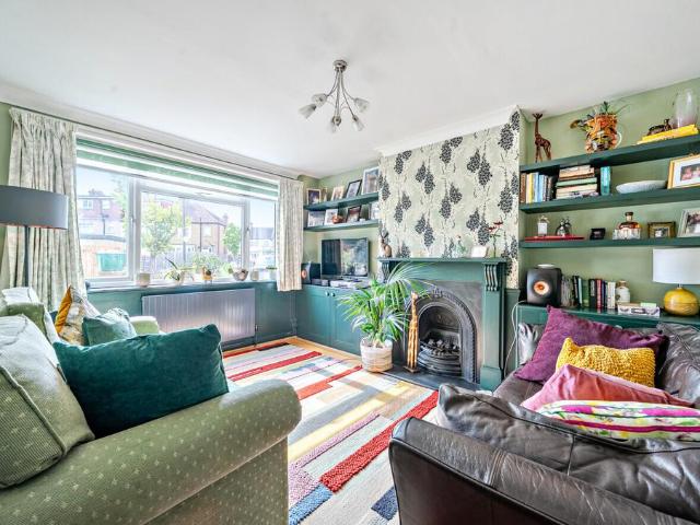 4 bedroom terraced house for sale
