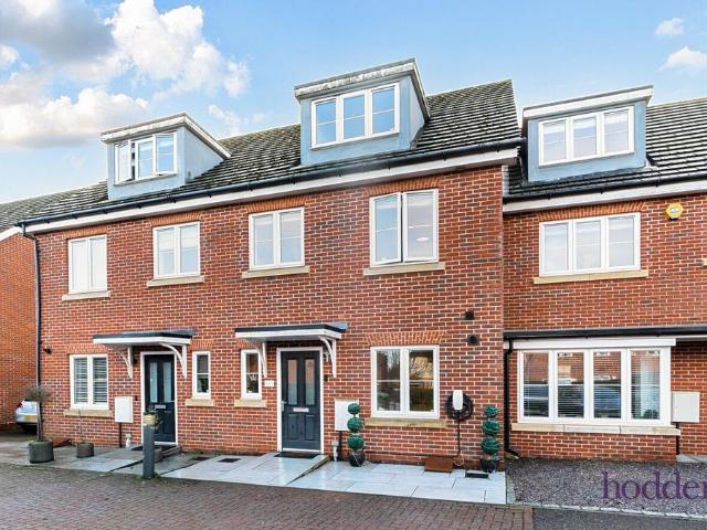 4 bedroom terraced house for sale