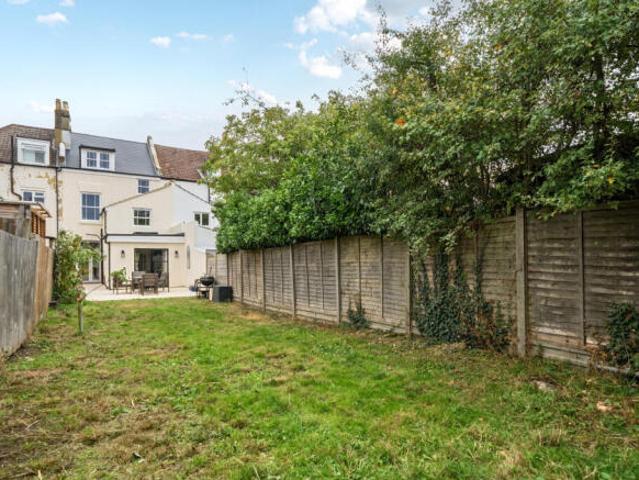 4 bedroom terraced house for sale in Birchanger Road, London, SE25
