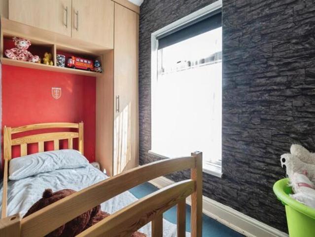 4 bedroom terraced house for sale in Dryden Street, Hull, HU8