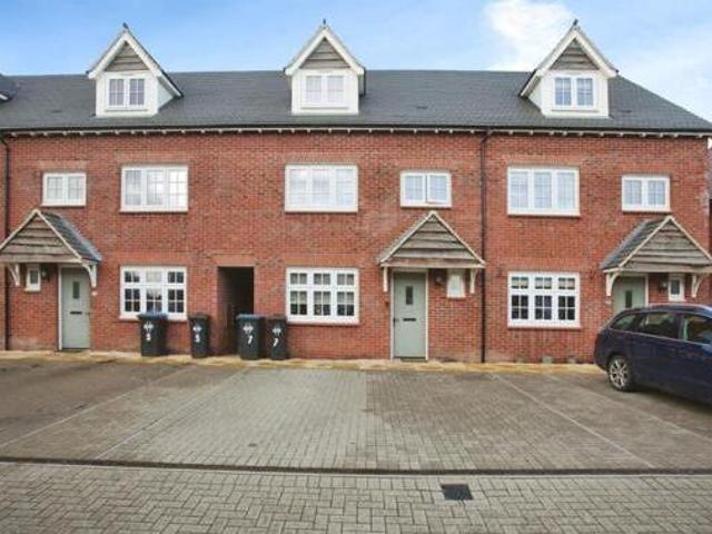 4 Bedroom Terraced House For Sale In Houlton