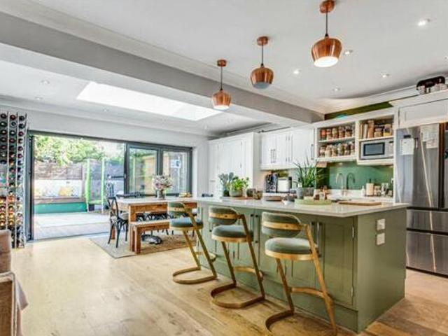 4 Bedroom Terraced House For Sale In London