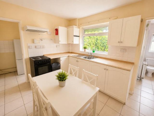 4 Bedroom Terraced House in Cambridge