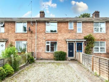 4 bedroom Terraced House To Let