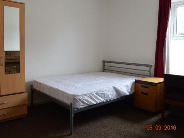 4 bedroom Terraced House To Let