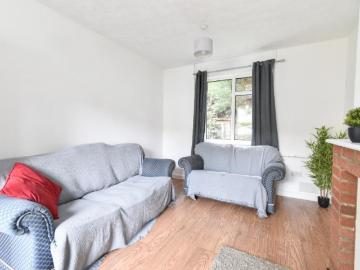 4 bedroom Terraced House To Let