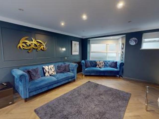 4 bedroom Terraced House To Let