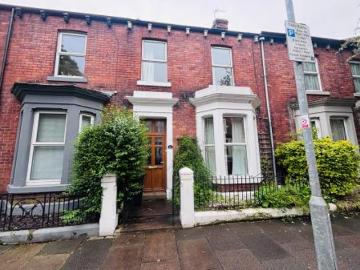 4 bedroom Terraced House To Let