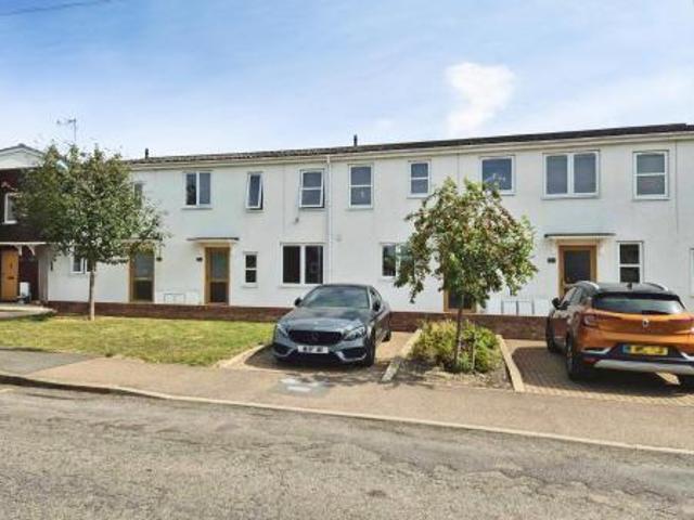 4 bedroom Terraced House To Let