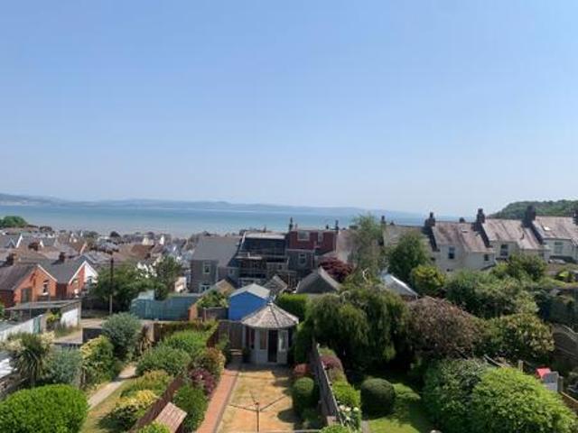4 bedroom Terraced House To Let