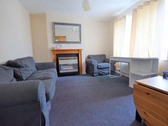 4 bedroom Terraced House To Let