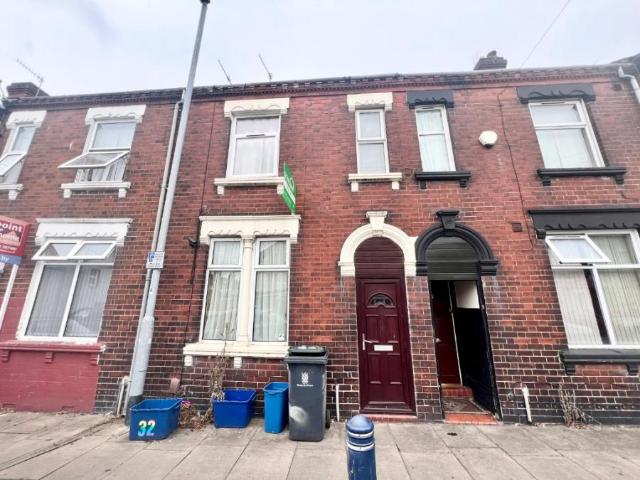 4 bedroom Terraced House To Let