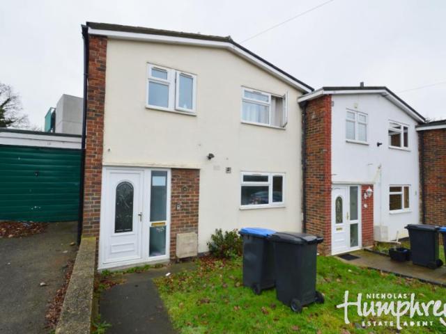 4 bedroom Terraced House To Let
