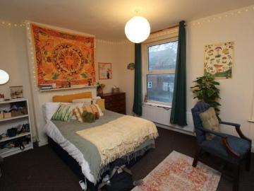 4 bedroom Terraced House To Let