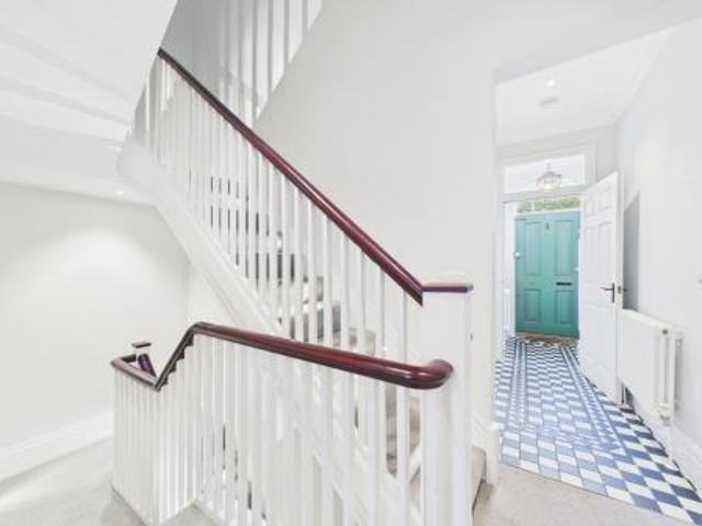 4 bedroom Terraced House To Let
