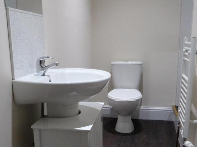 4 bedroom Terraced House To Let