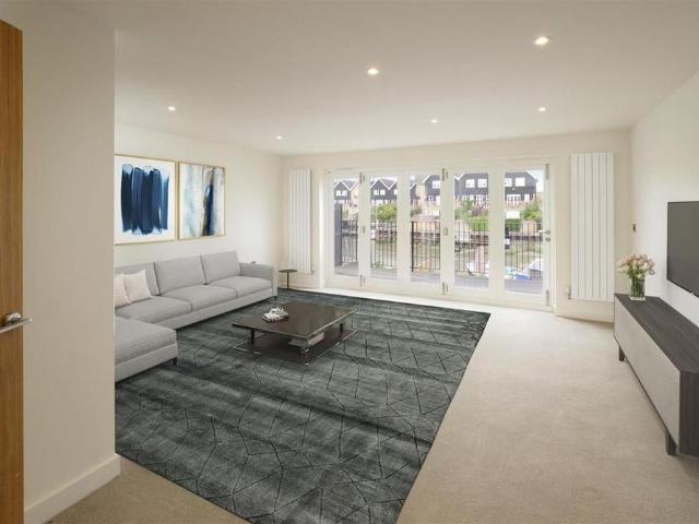 4 bedroom terraced house to rent