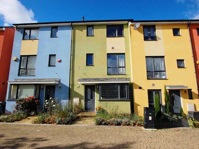 4 bedroom terraced house to rent