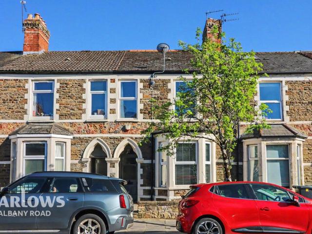 4 bedroom terraced house to rent