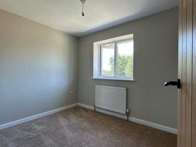 4 bedroom terraced house to rent