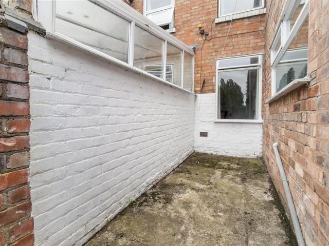 4 bedroom terraced house to rent