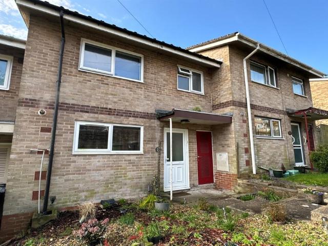 4 bedroom terraced house to rent