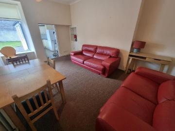 4 bedroom terraced house to rent