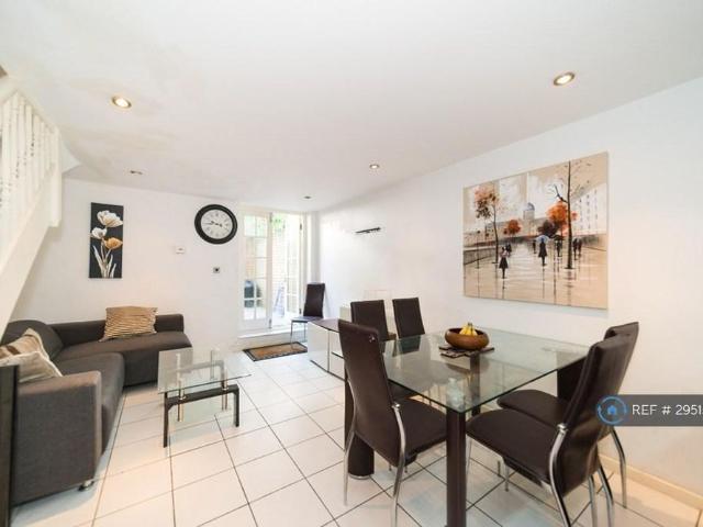 4 bedroom terraced house to rent