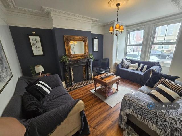 4 bedroom terraced house to rent