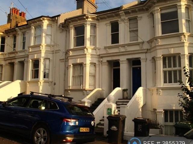 4 bedroom terraced house to rent
