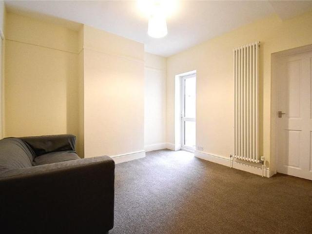 4 bedroom terraced house to rent
