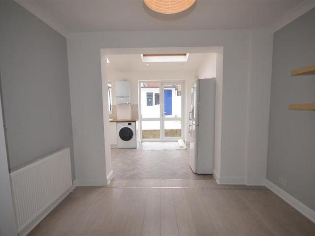 4 bedroom terraced house to rent