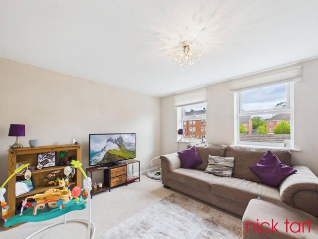 4 bedroom terraced house to rent