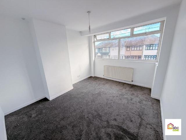 4 bedroom terraced house to rent