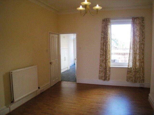 4 bedroom terraced house to rent