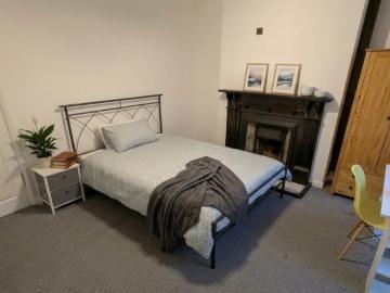 4 bedroom terraced house to rent