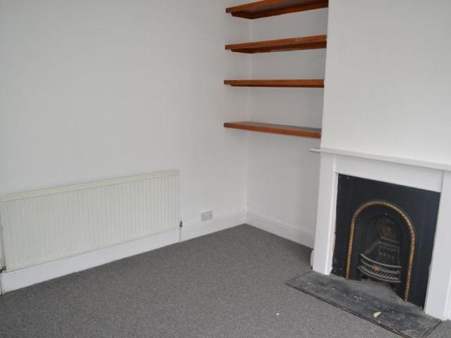 4 bedroom terraced house to rent
