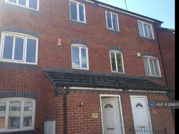 4 bedroom terraced house to rent