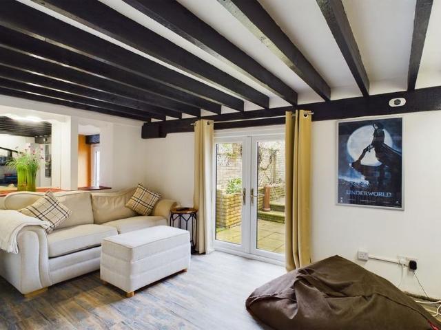 4 bedroom terraced house to rent