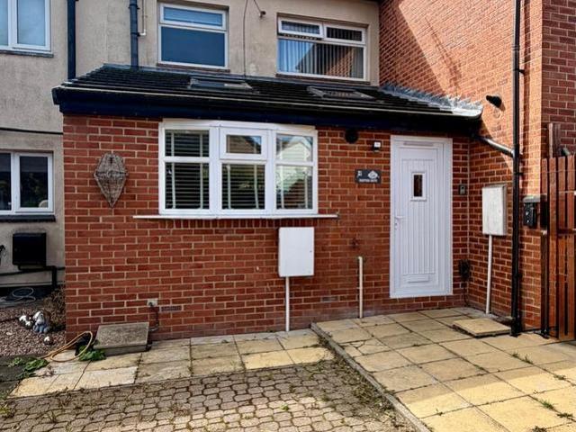4 bedroom terraced house to rent